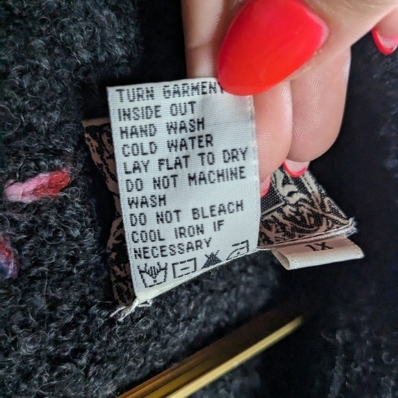 Curio XL (1X) Gray Knit Sweater w/ Colorful Large Stitch Accents & Giant Buttons - Picture 5 of 9